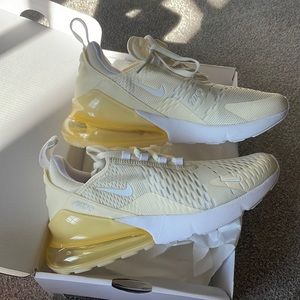 NIKE — NWT women’s air max 270